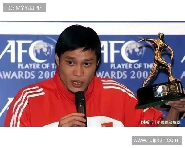 足球巨星妻子被曝婚内出轨震惊足坛粉丝议论婚姻忠诚问题